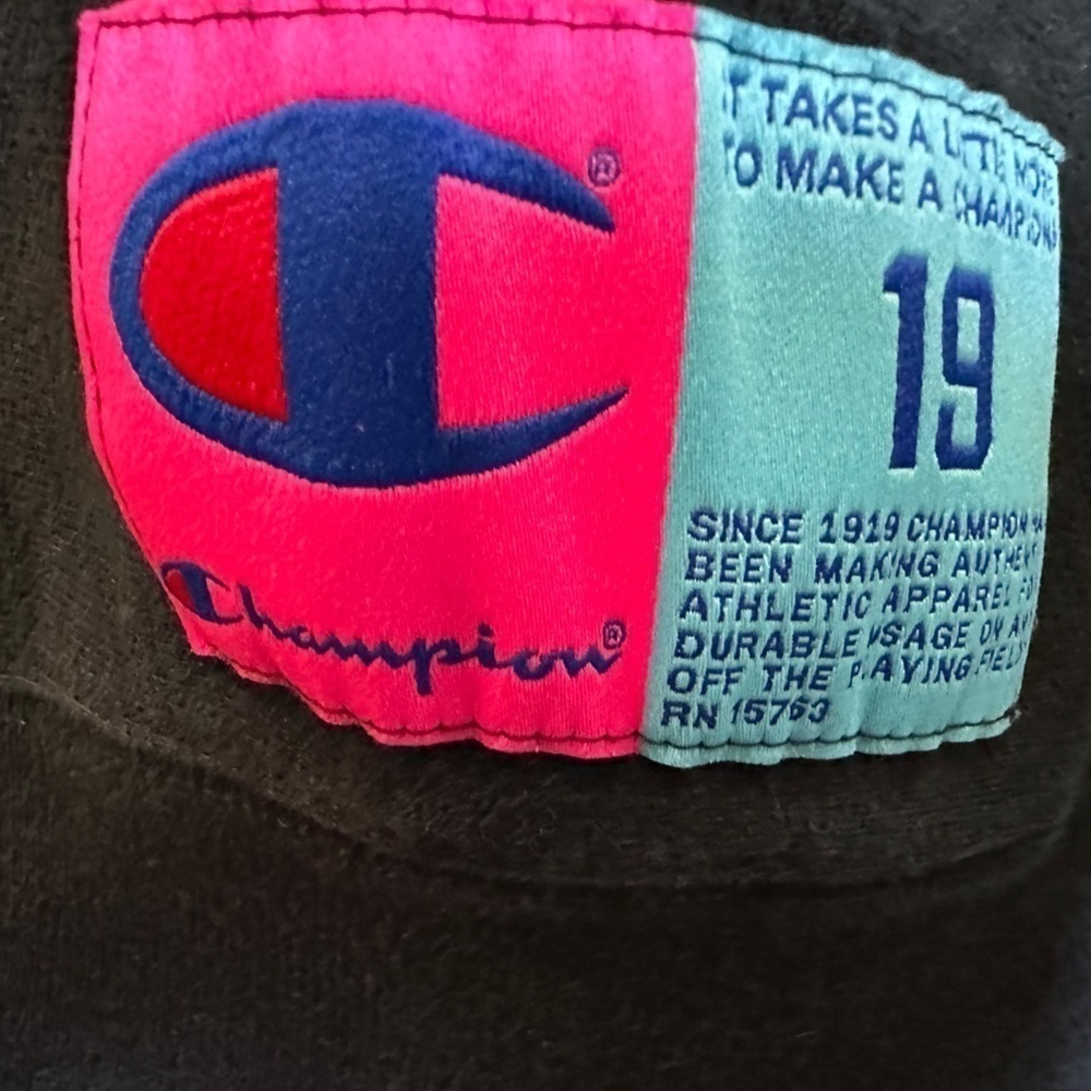 Champion Black Reverse Weave Crewneck Sweatshirt Spellout Logo MED Blue Pink - Picture 4 of 10